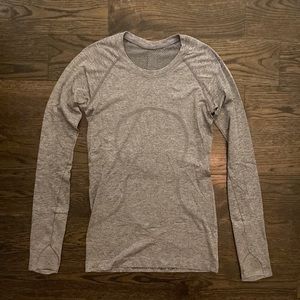 Lululemon grey swiftly tech long sleeve size 8